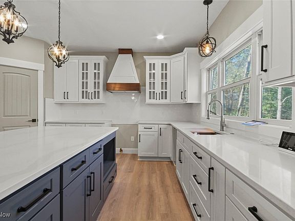 3rd image of 7114 Garden Place Dr