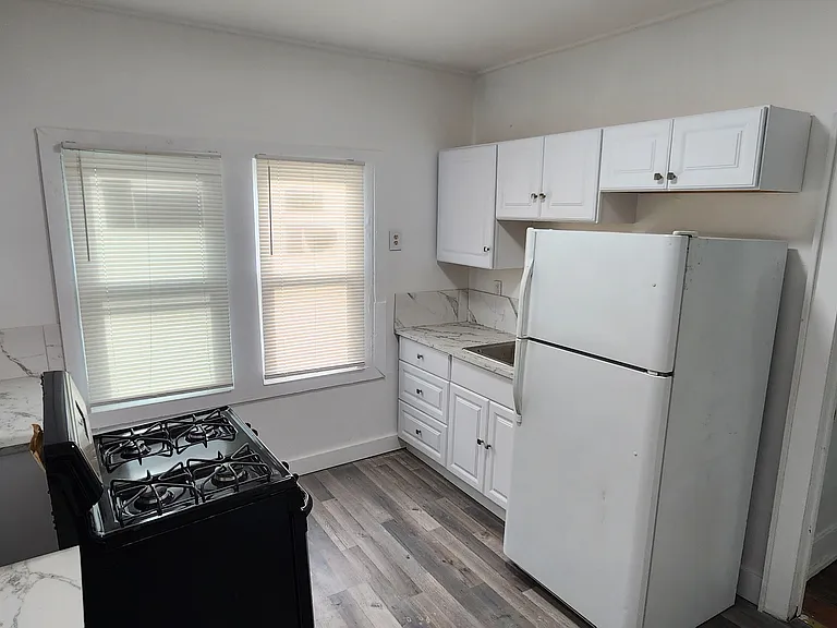 192 Lisbon Ave #1 — Photo 10