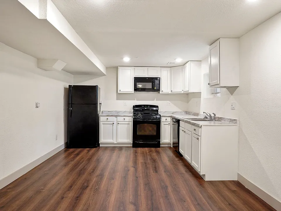 982 S Sheridan Blvd #6