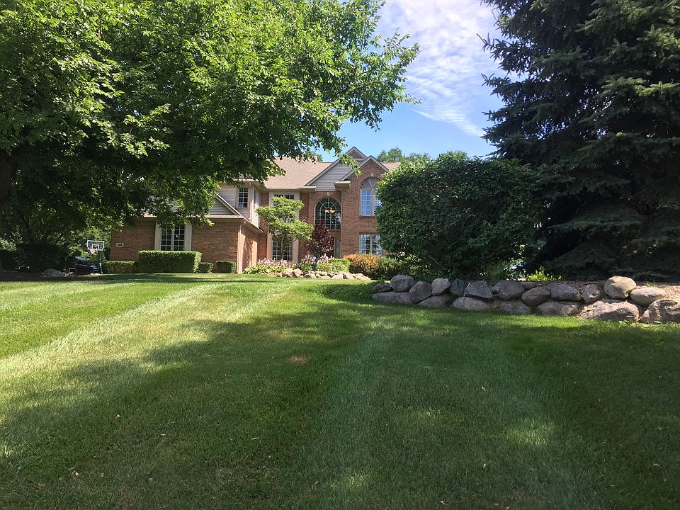 2nd image of 1868 Woodmar Ct
