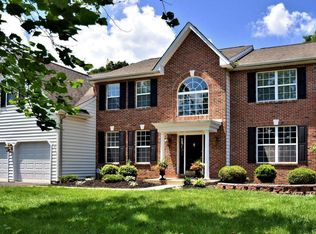 949 Red Coat Farm Dr, Chalfont, PA 18914