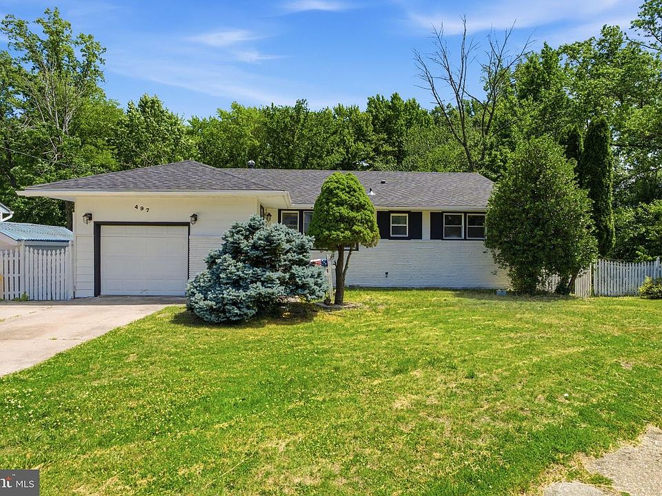1st image of 497 Fresno Dr