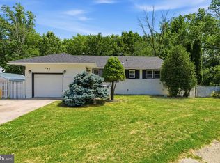 497 Fresno Dr, Magnolia, NJ 08049