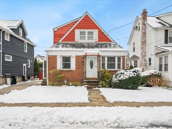 80 King Street, Floral Park, NY 11001