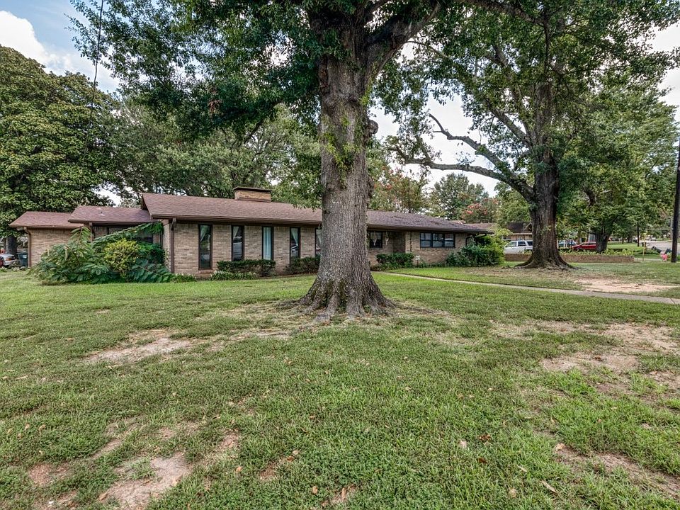 1st image of 3208 Lynwood Dr