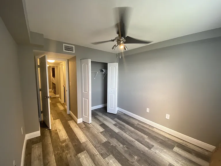2810 N Oakland Forest Dr #104 — Photo 21