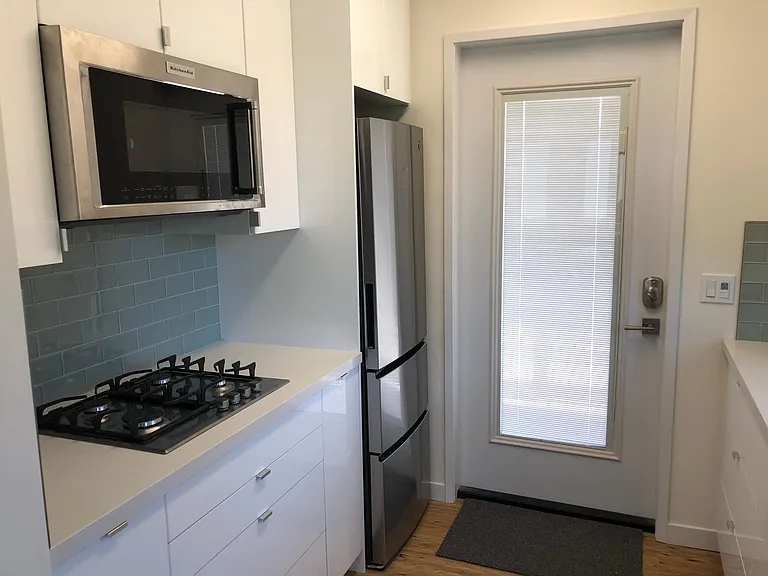 8119 Georgetown Ave — Photo 3