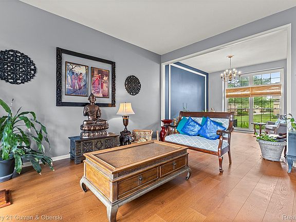 5th image of 756 Sandalwood Rd