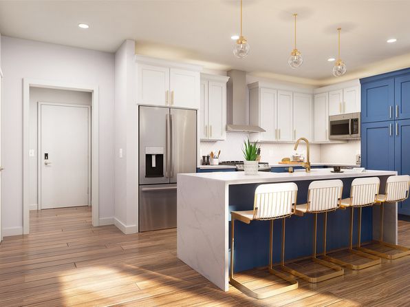 551 W 44th St APT 113