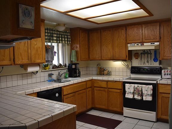 3rd image of 16157 Vine St