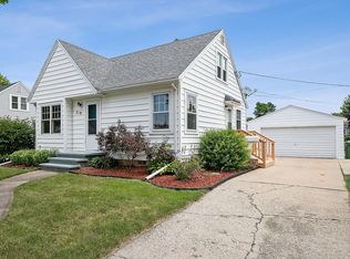219 S James St, Kimberly, WI 54136