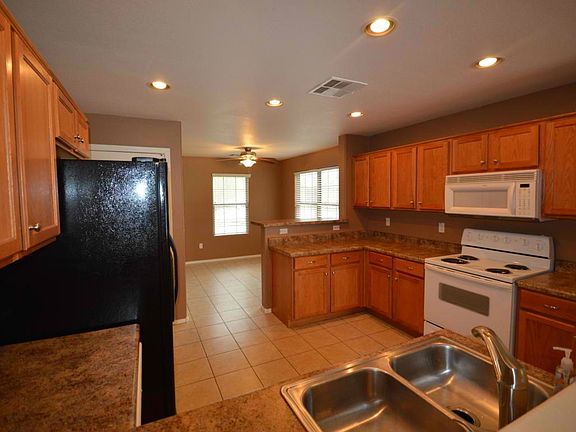 3rd image of 46142 W Barbara Ln