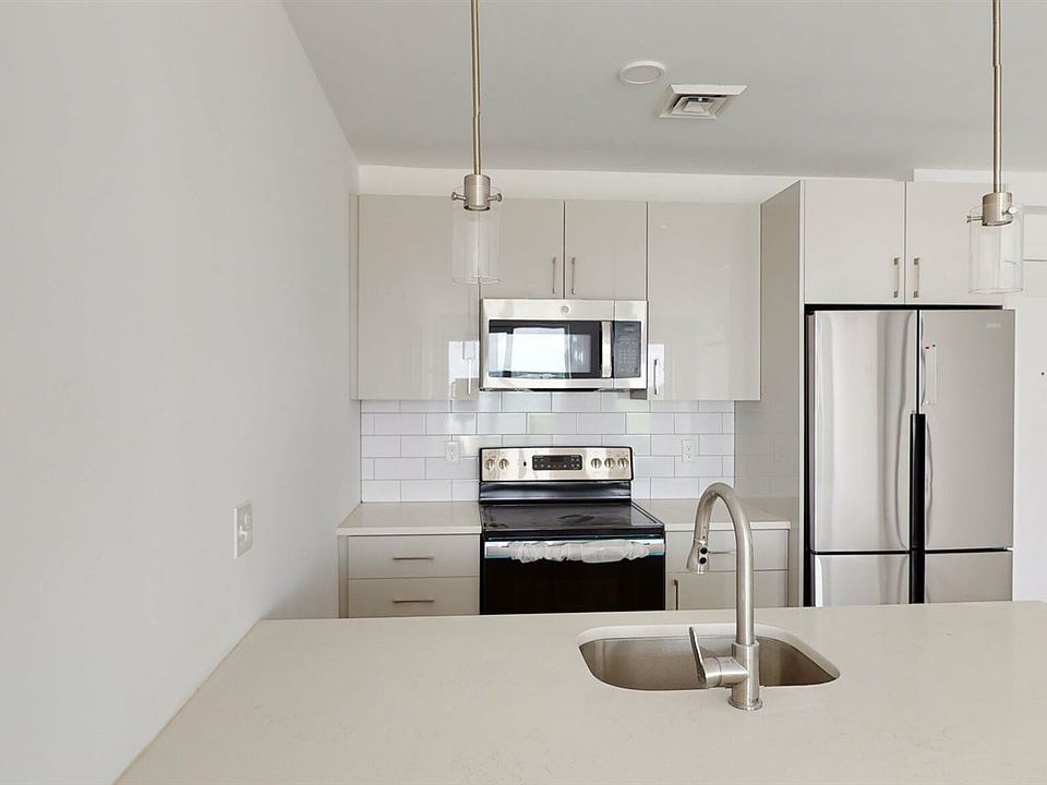 42 North Beacon #201 Boston (Allston) Shared Unit Photo 13