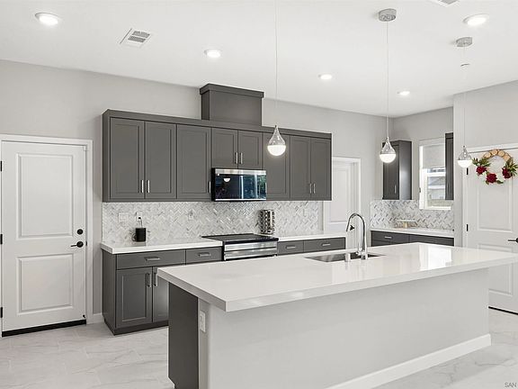 3rd image of 12124 Riley Ln