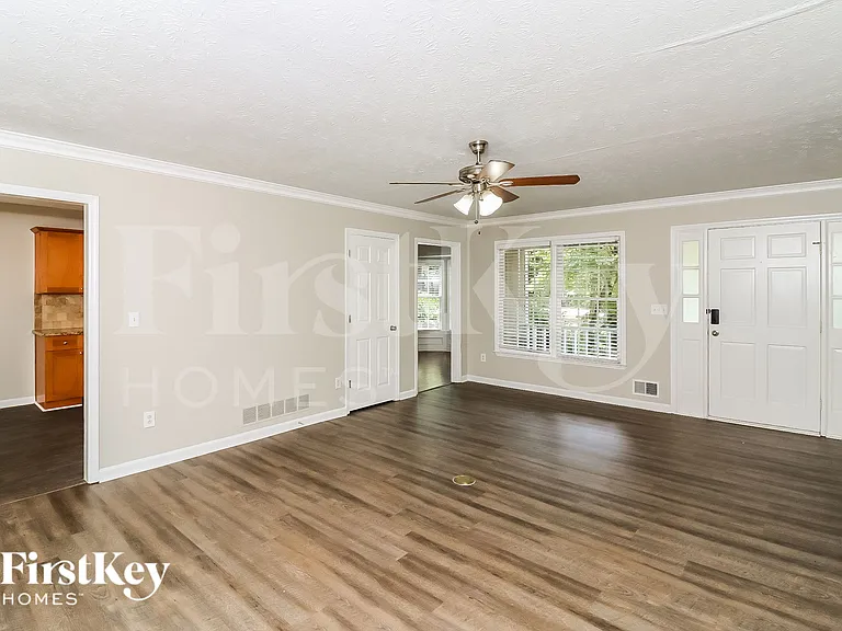 1948 Winding Creek Ln SW — Photo 5