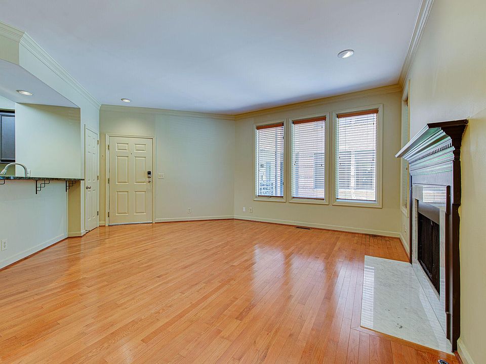 1st image of 2110 Portland Ave APT 101
