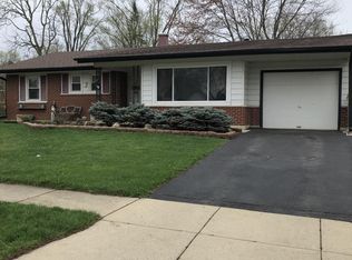 255 Peach Tree Ln, Elk Grove Village, IL 60007