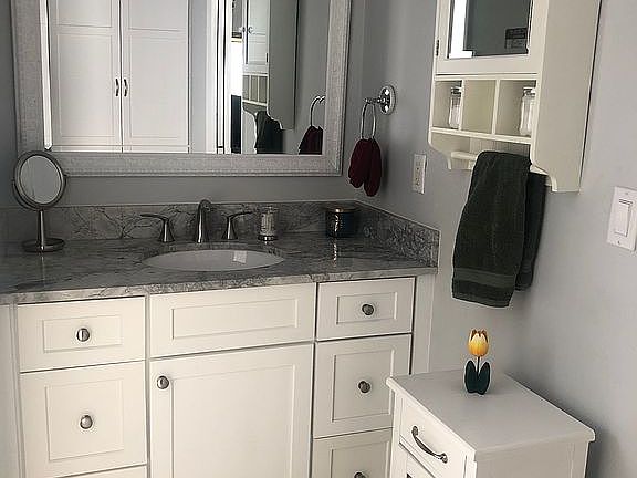 Jack n Jill bath