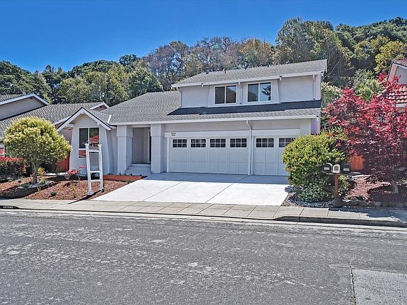 3rd image of 1473 Cherrywood Dr
