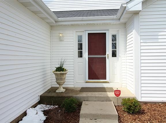 2nd image of 25957 W Steeplebush Ln