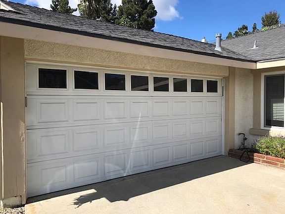 3rd image of 1835 Sweet Briar Pl