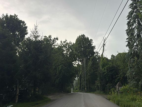 5th image of 27 Mey Crescent Rd