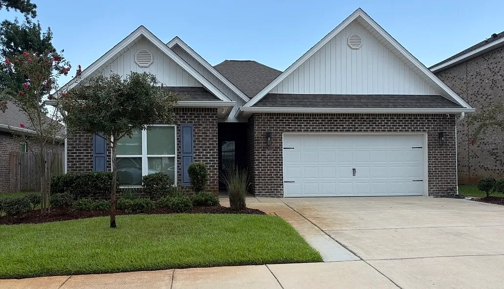 5 bed, 2209 sqft, $2,995 — Photo 1