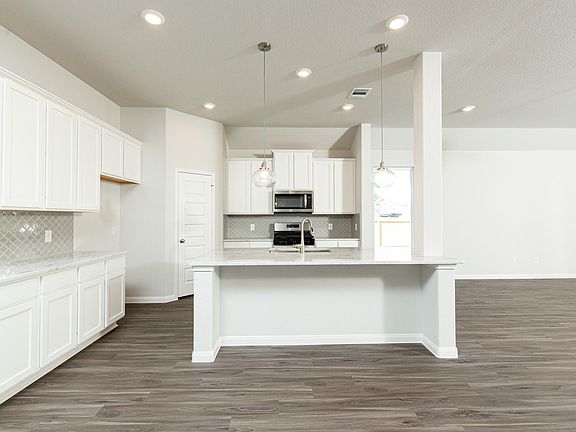 2nd image of 3004 Mistflower Trl