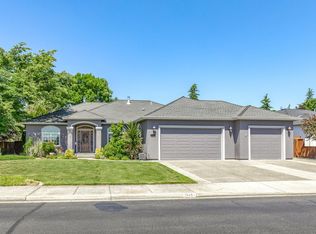 1045 Coral Rdg, Eagle Pt, OR 97524