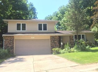4721 Green Valley Dr SE, Cedar Rapids, IA 52403