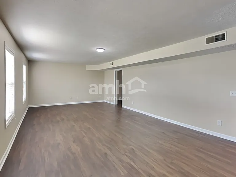 733 Clear Cir — Photo 5