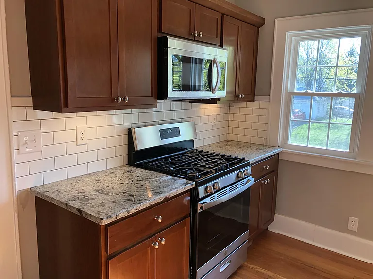 400 Broad St #1 — Photo 8