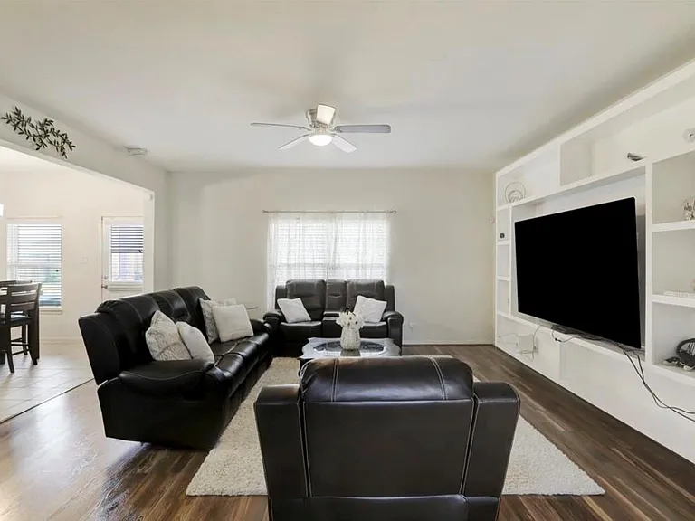 20810 Mount Bauer Dr — Photo 2