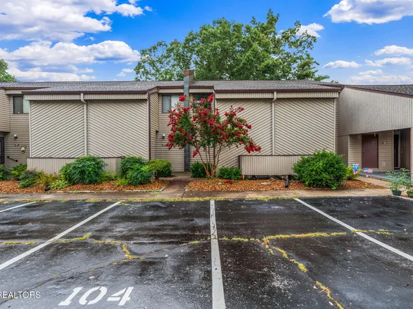 6 Lakeshore Ct #6-104, Crossville, TN 38558