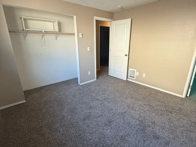 1040 Fenwick St — Photo 16