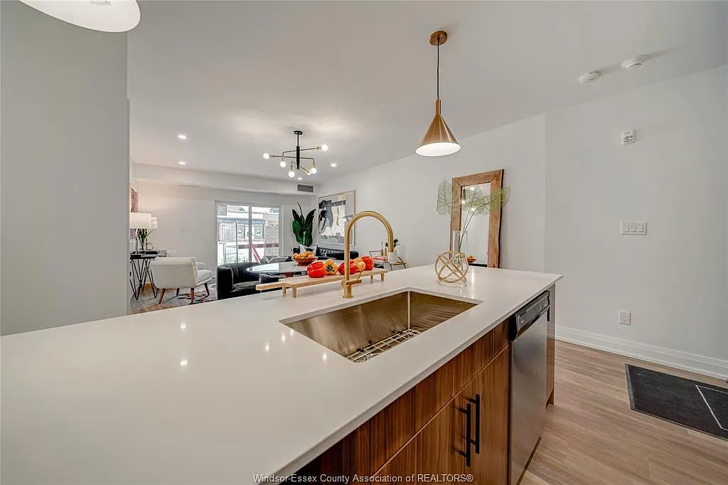 2 bed, $2,300 — Photo 3