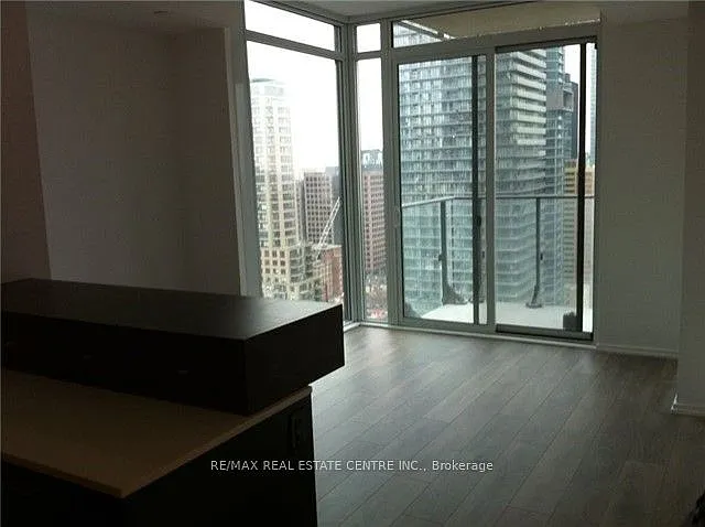 Building Photo - 75 Saint Nicholas St #2801