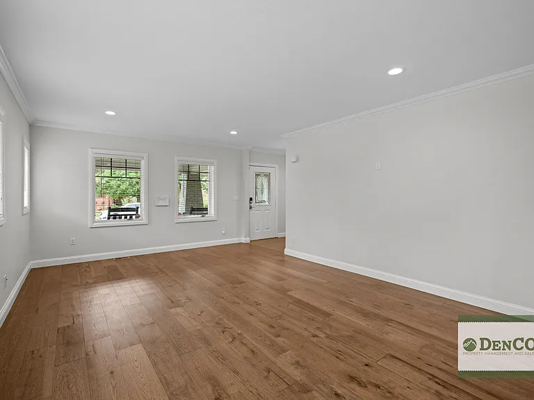 1401 S Clarkson St — Photo 6