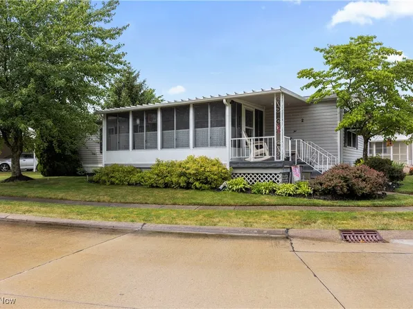 2 Schuberts Aly, Olmsted Falls, OH 44138
