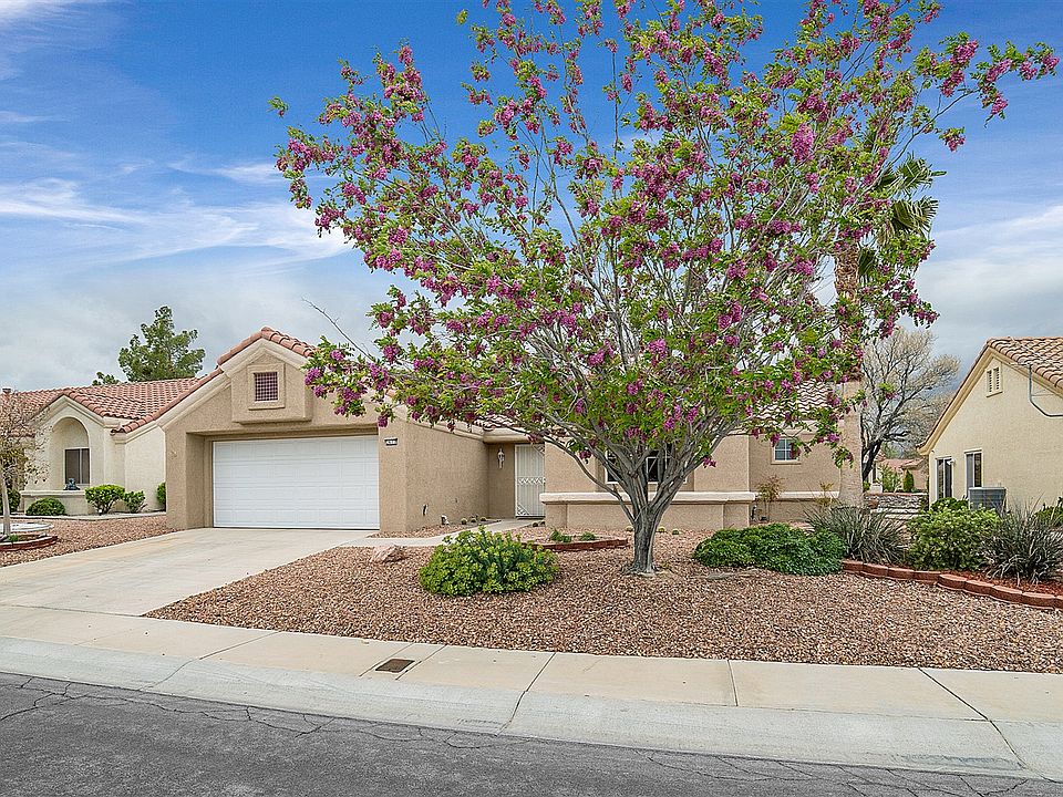 1st image of 2617 Desert Sands Dr
