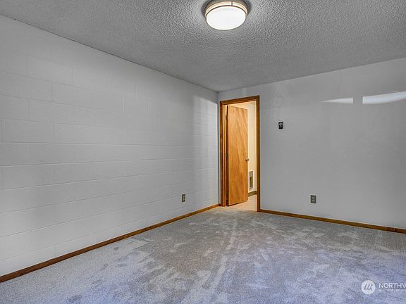 5th image of 51 NW Columbia Drive #103