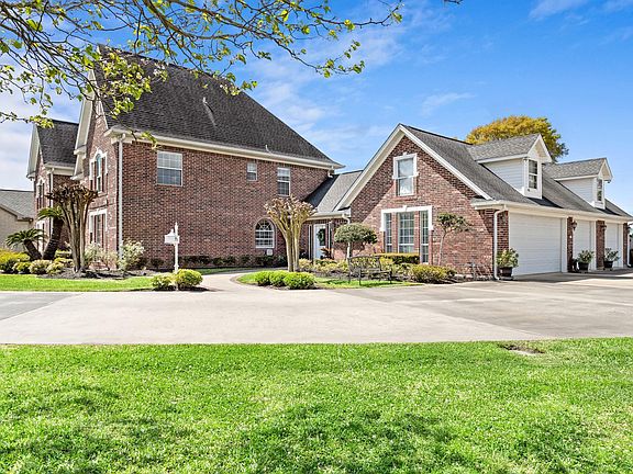 2nd image of 2700 Spurlock Rd