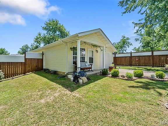 5th image of 1701 E Harvest Cir