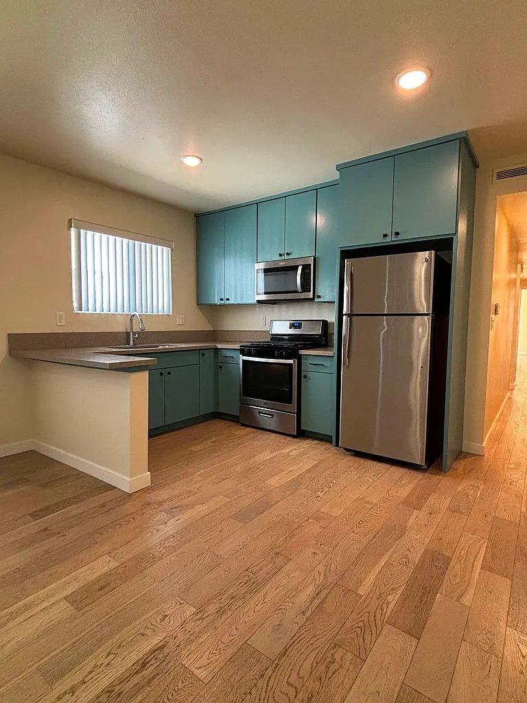 3 bed, 1150 sqft, $3,650 — Photo 4