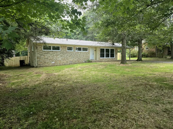 1606 Hilltop Dr, Lawrenceburg, TN 38464
