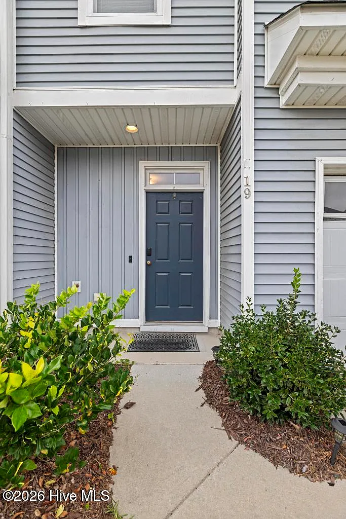 3 bed, 2.5 bath, $1,850 — Photo 3