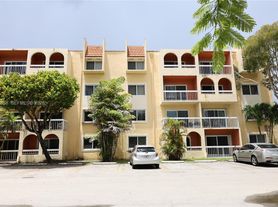 7815 Camino Real