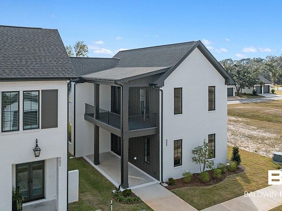 3rd image of 906 Inlet Cir