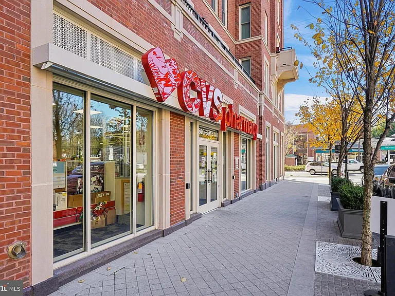 8101 Connecticut Ave S #307 — Photo 31