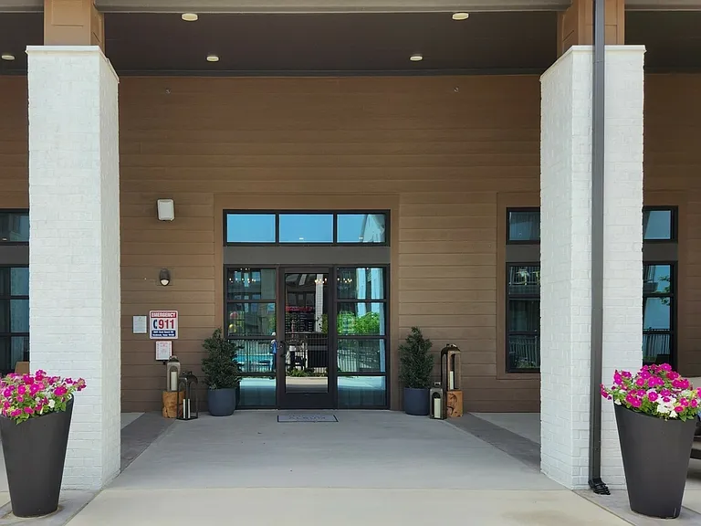 Entry Walk-In